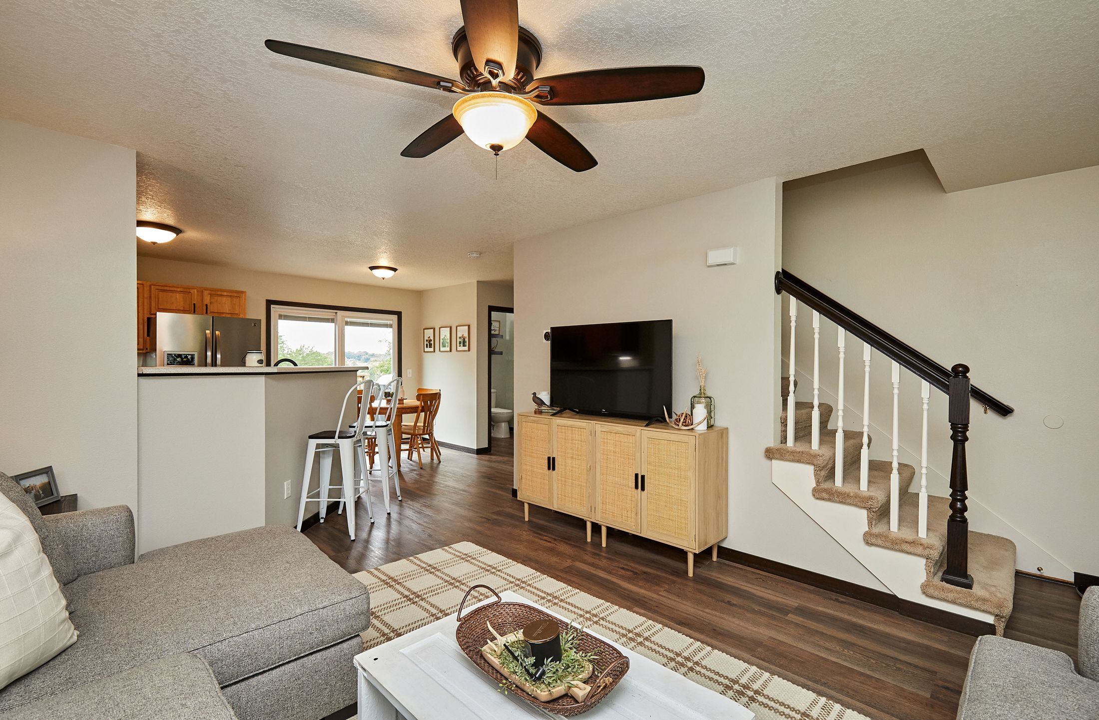 Listing Photo: 316 Oak St_009